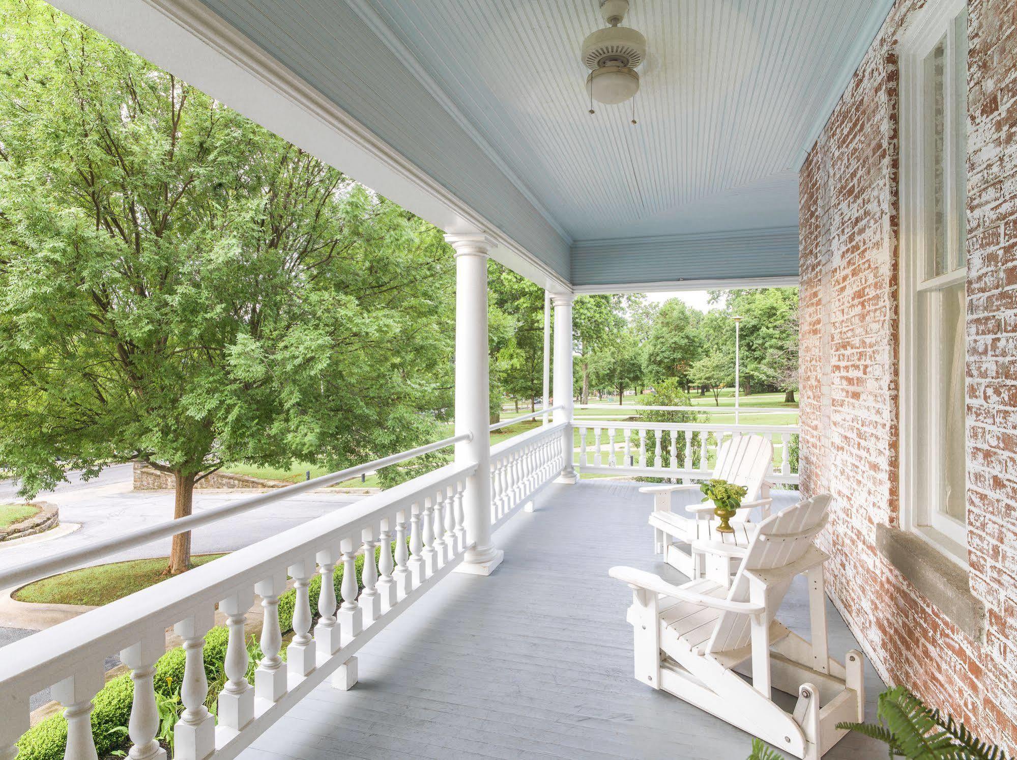 Inn At Carnall Hall Fayetteville Exteriér fotografie